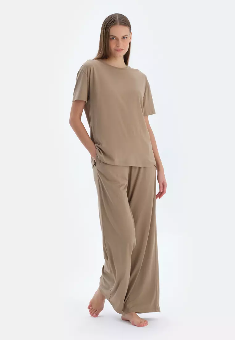 Light Brown T-Shirt, Crew Neck, Regular, Short Sleeve Loungewear for Women