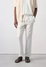 Off White/Multi