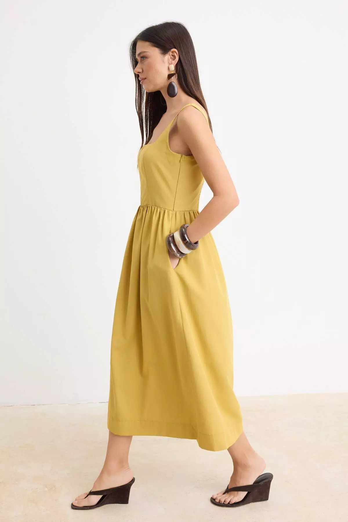 Mustard Straight Skirt With Waist Opening And Pocket Detail Midi Woven Dress Twoss24El00038