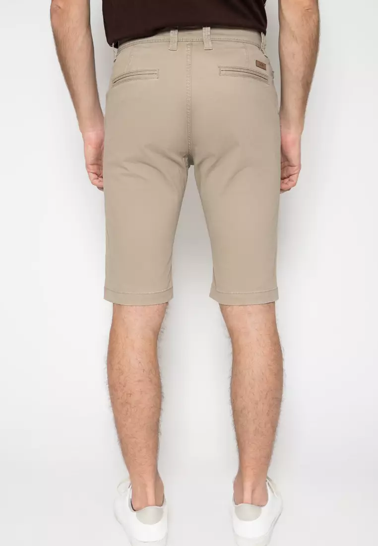 LGS - Celana Pendek Casual Pria Warna Cream Motif Polos Regular Fit - CSS.546.S077.001.C