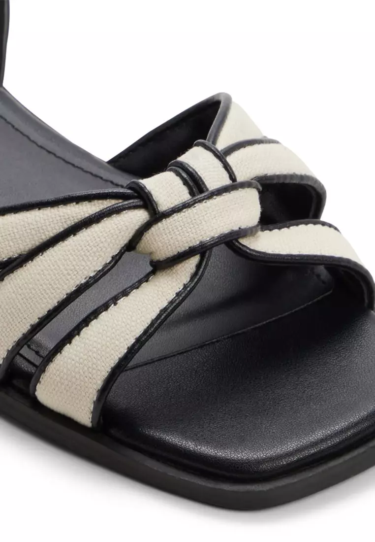 Adwiedan Sandals
