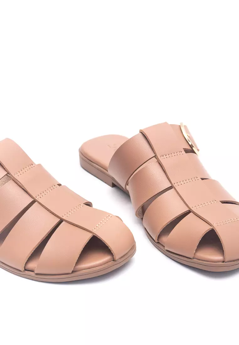 Abigail Flat Sandals in Mocca