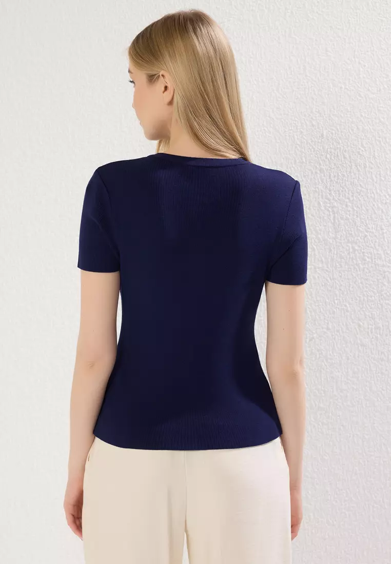 Navy Blue Crew Neck Thin Blouse TWOSS25BZ00300