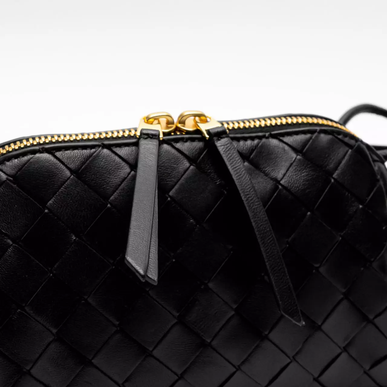 Intrecciato Concert Pouch Black Ghw