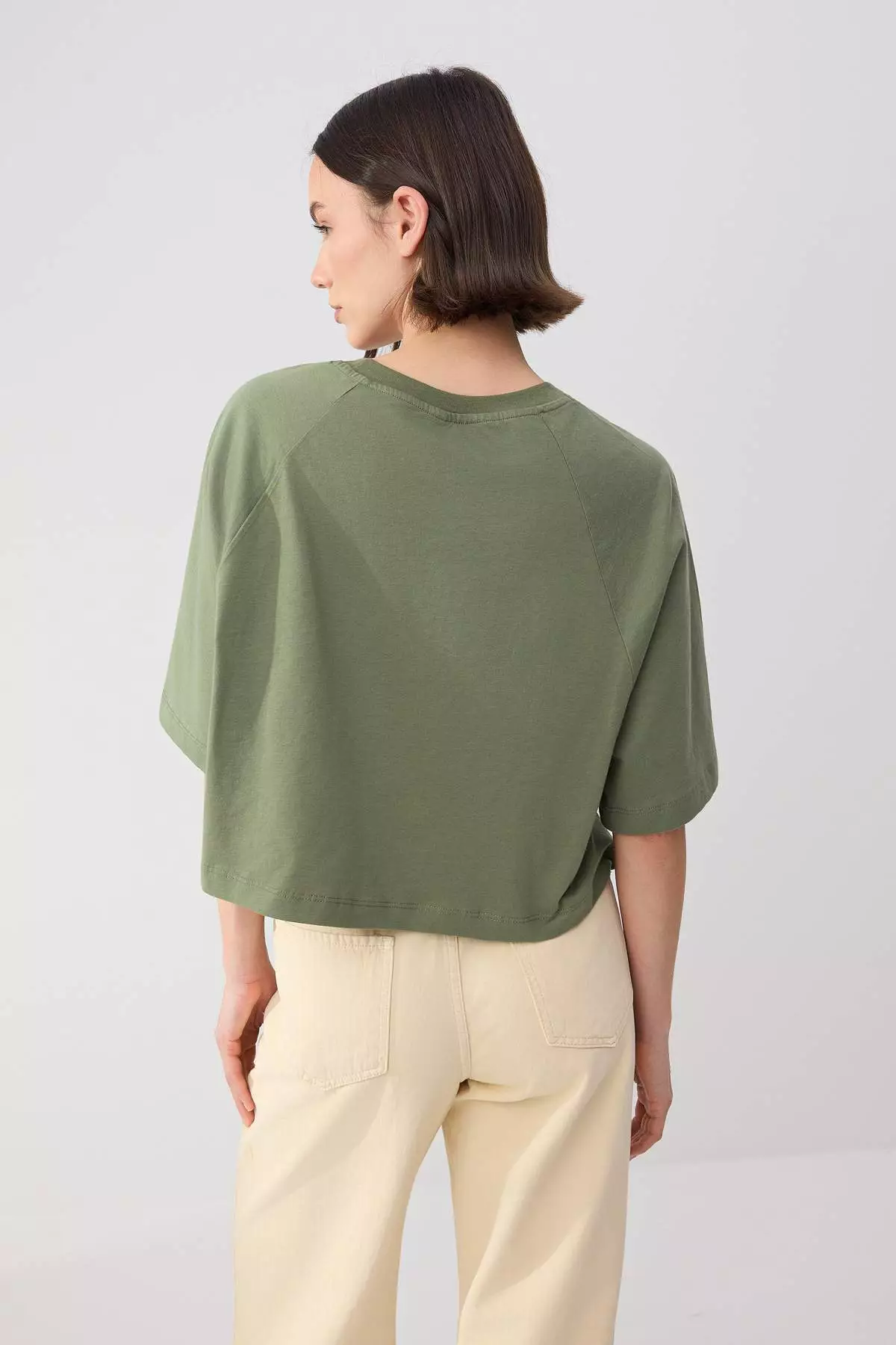 Wardrobe Essentials-Khaki Boxy/Relaxed Fit Short Sleeve Cropped 1% Cotton Knitted T-Shirt Twoss26Ts6