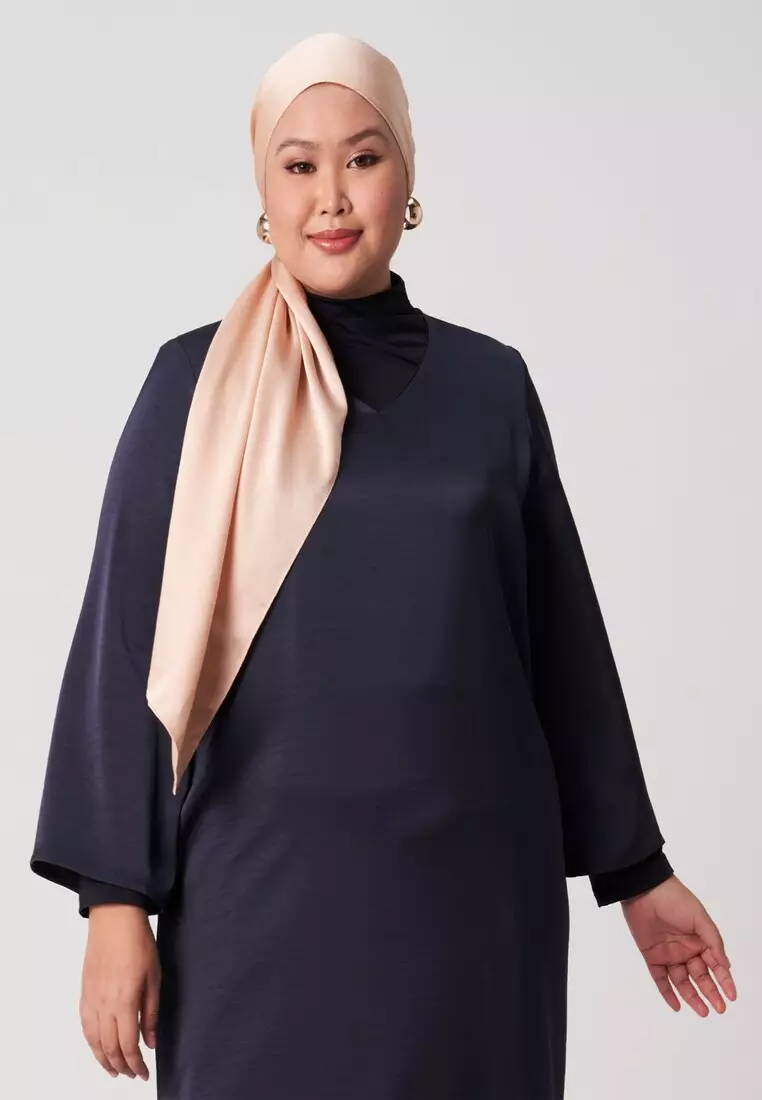 Buy MS. READ Ms. Read V-Neck Long Dress 2024 Online | ZALORA