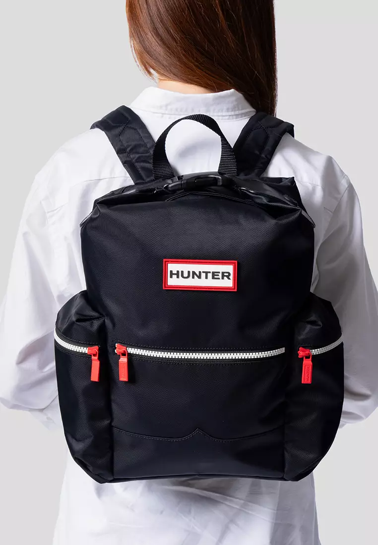 hunter nylon mini backpack Renfrew Borg Sherpa Topclip Black The Original Nylon Backpack in classic black is a fun but functional everyday bag Buy Hunter Boots NYLON MINI