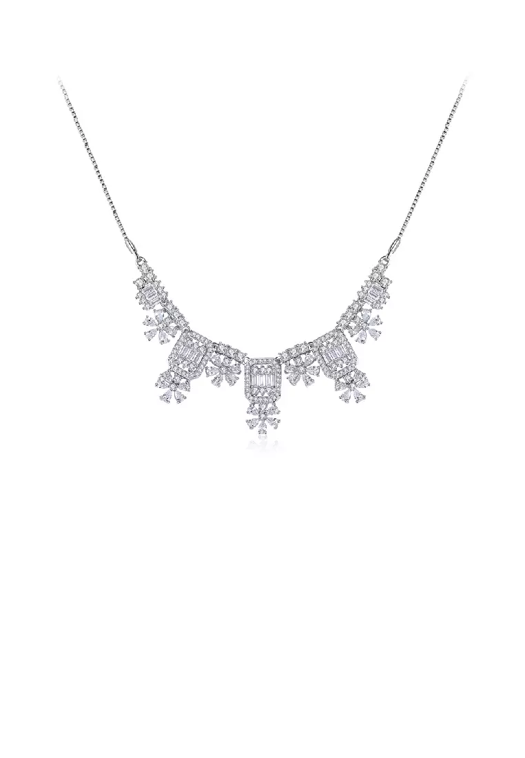 Buy Mooclife Elegant Brilliant Geometric Flower Necklace with