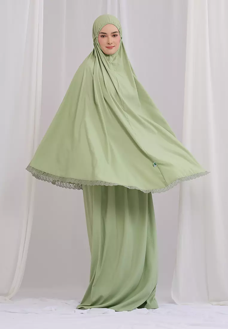 Dzafina Elvaretta Mukena