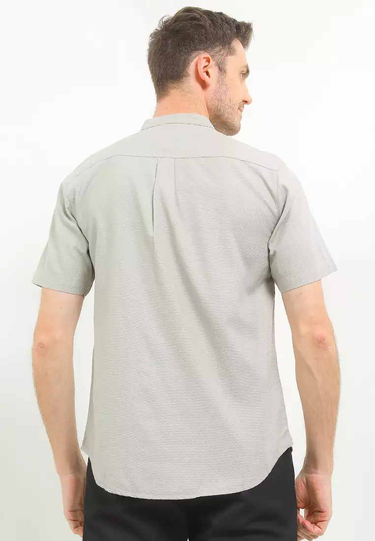 Kemeja Lengan Pendek Mandarin Slim Fit - Cream