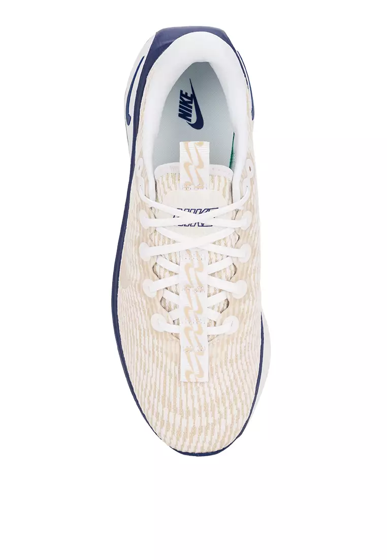 Motiva Walking Shoes