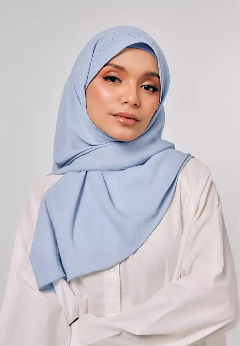 Sulam Mekar Ironless Chiffon Triangle Bawal in Pastel Blue