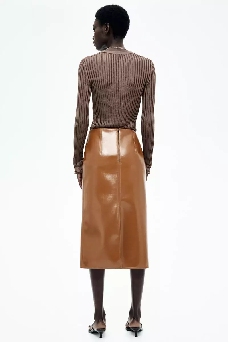 Coated pencil skirt