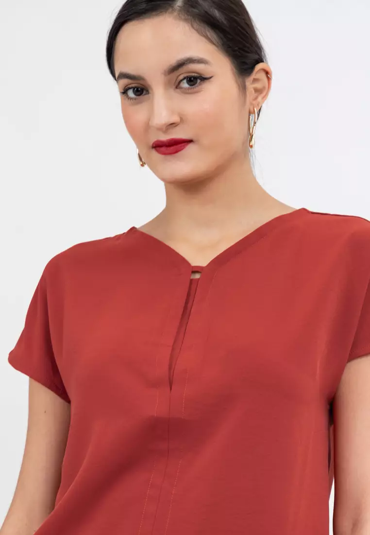 DIANY Keyhole Front Top