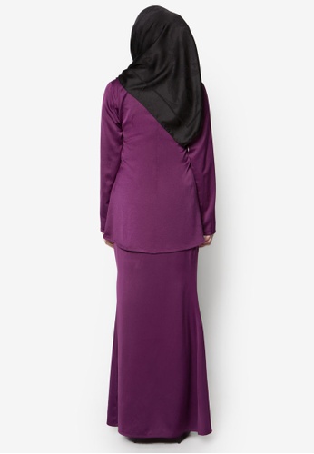 Buy Kurung Moden Qhalisa from Amar Amran in Purple only 225
