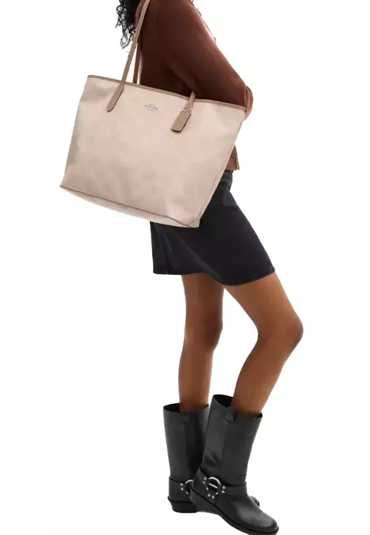 Large City Tote Bag In Maxi Signature Canvas CCD66
