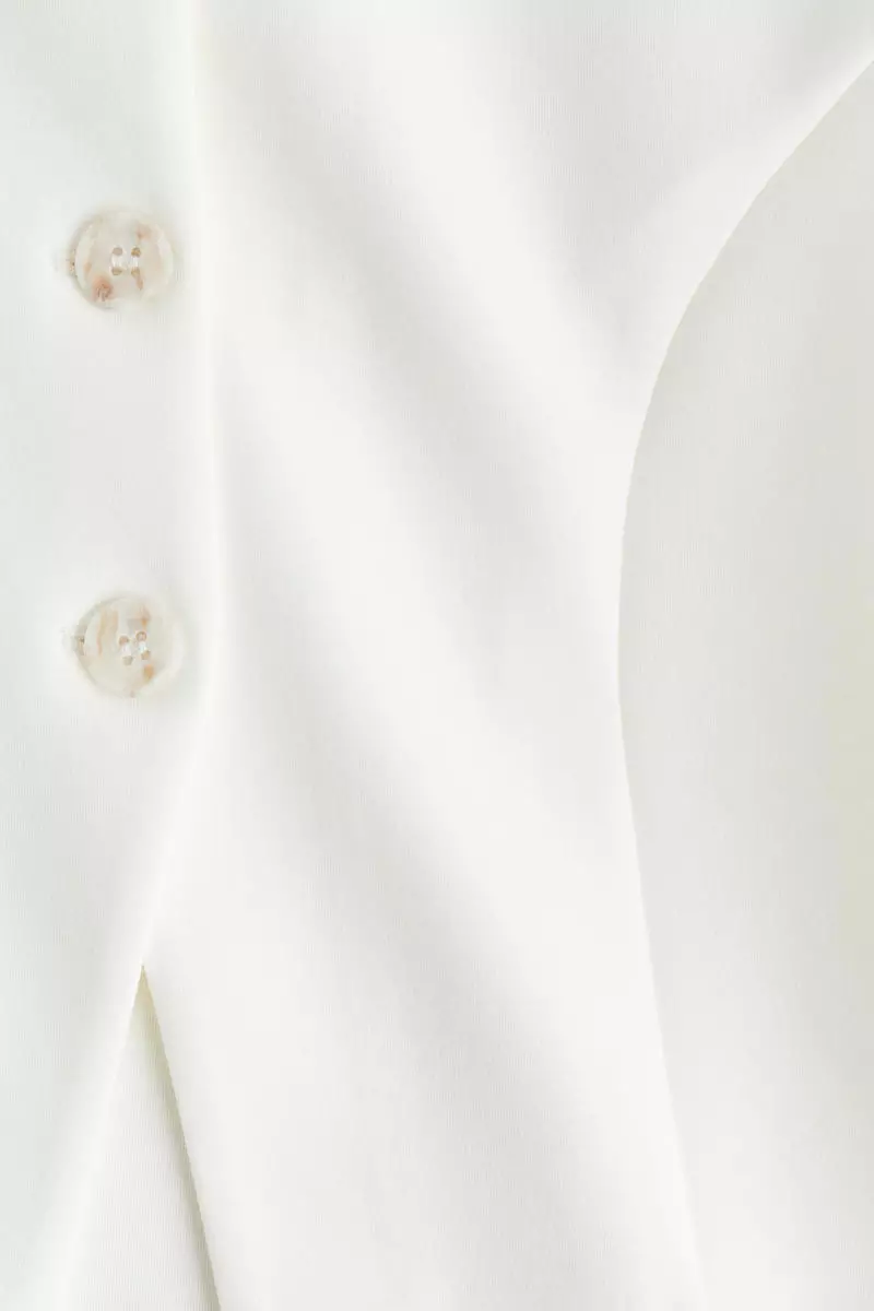 Collarless scuba blazer