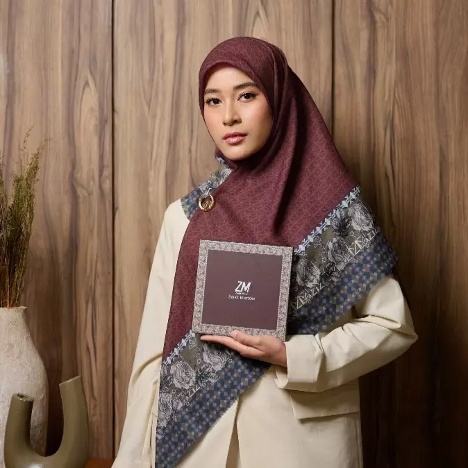 Jual ZM [INCLUDE HARD BOX] ZM Zaskia Mecca - Scarf Monogram Series Rupa ...