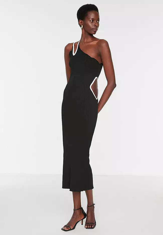 Black one shoulder outlet maxi dress missguided