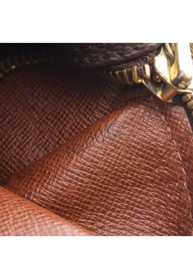 Pre-Loved Louis Vuitton Papillon 26 monogram old model Handbag PVC leather Brown