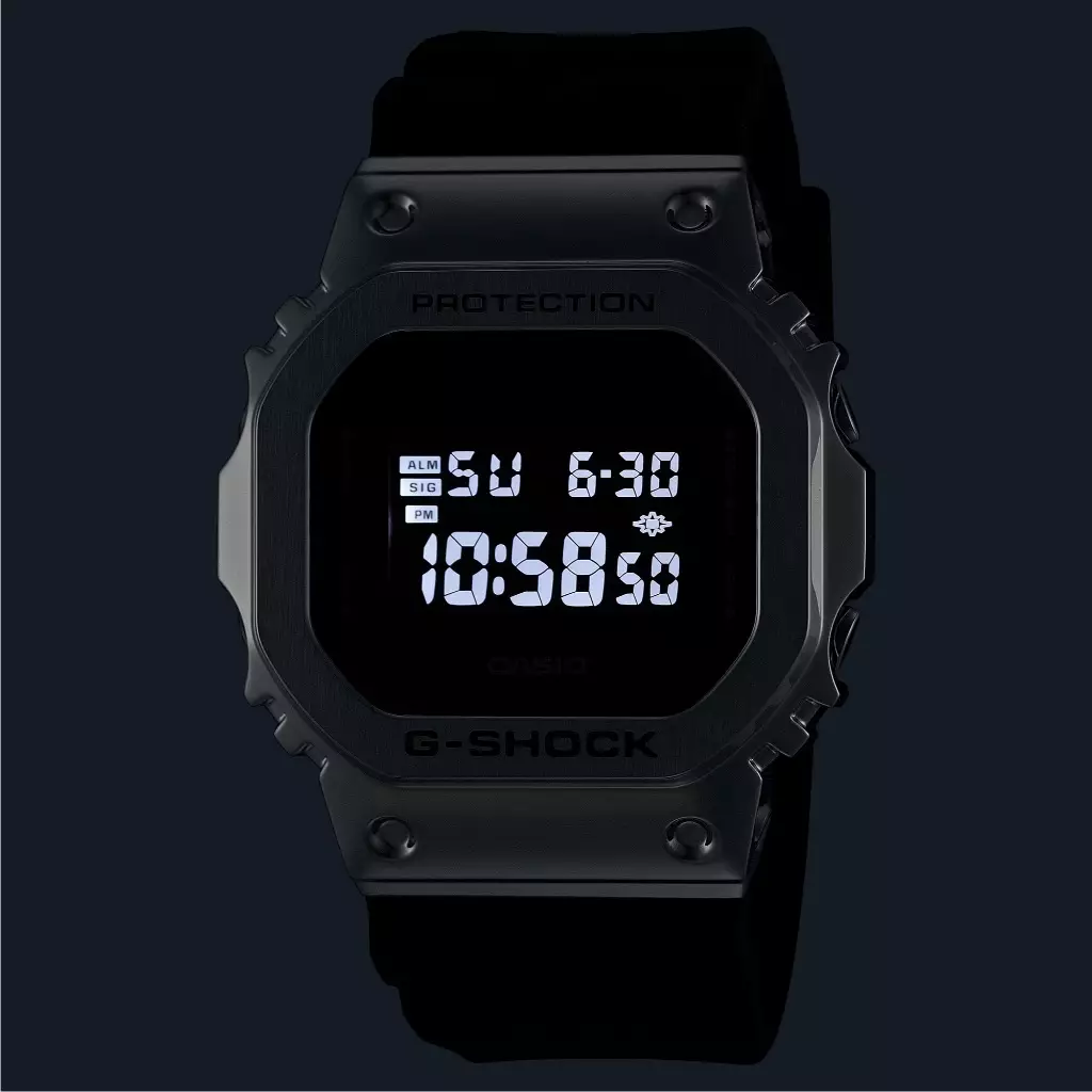 Casio G-Shock Jam Tangan Pria dengan format Digital GM-5600U-1DR