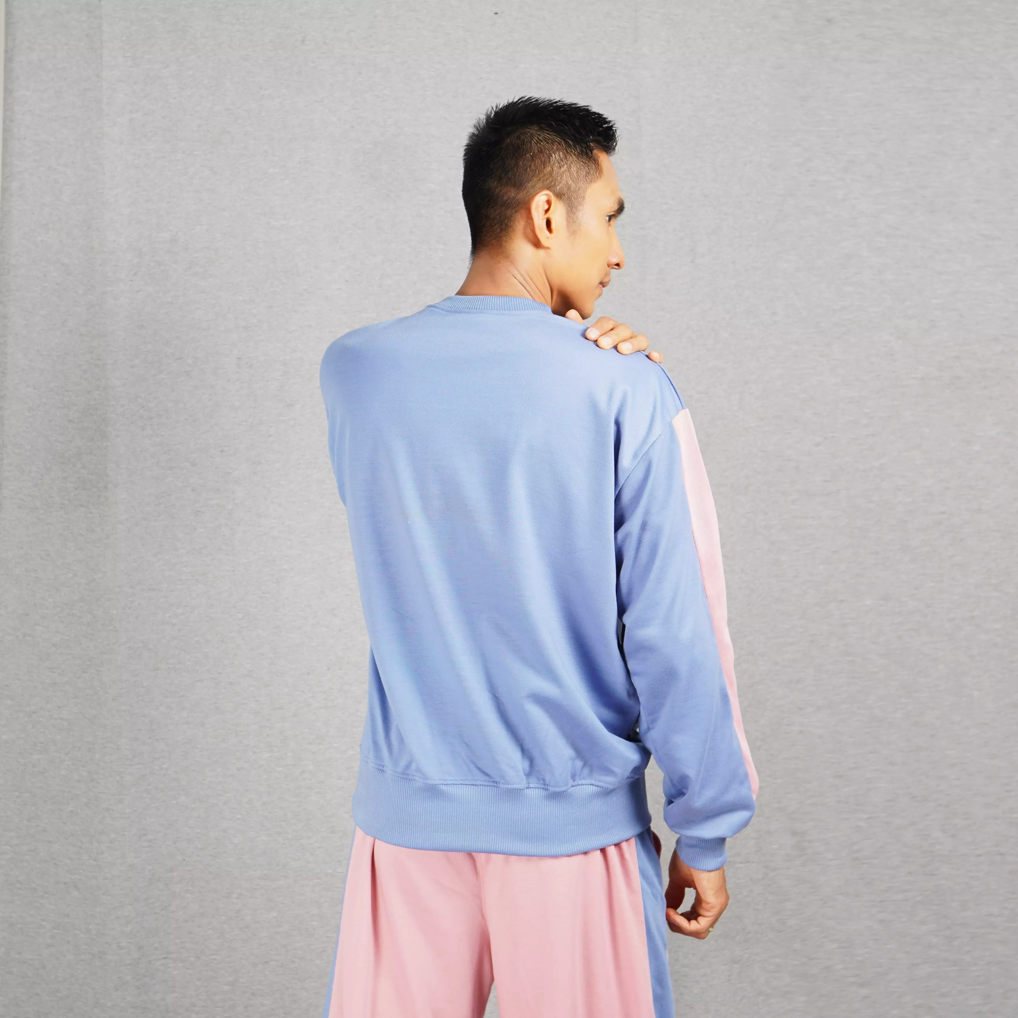 Mia Sweater Pria Crewneck Sweater Training Pullover Pria Sweater List Pria - BLUE