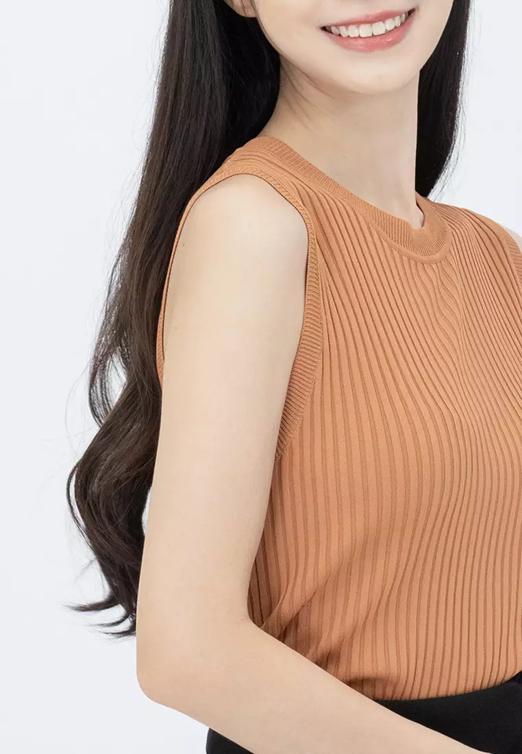 Knitted Sleeveless Basic Top