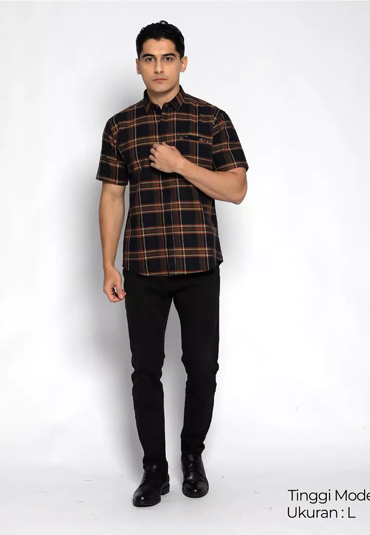 Simple Perfect Kemeja Chicago Pria Lengan Pendek Exclusive Motif Kotak 2293 Brown
