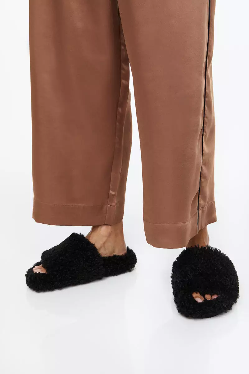 Faux fur slippers h&m hot sale