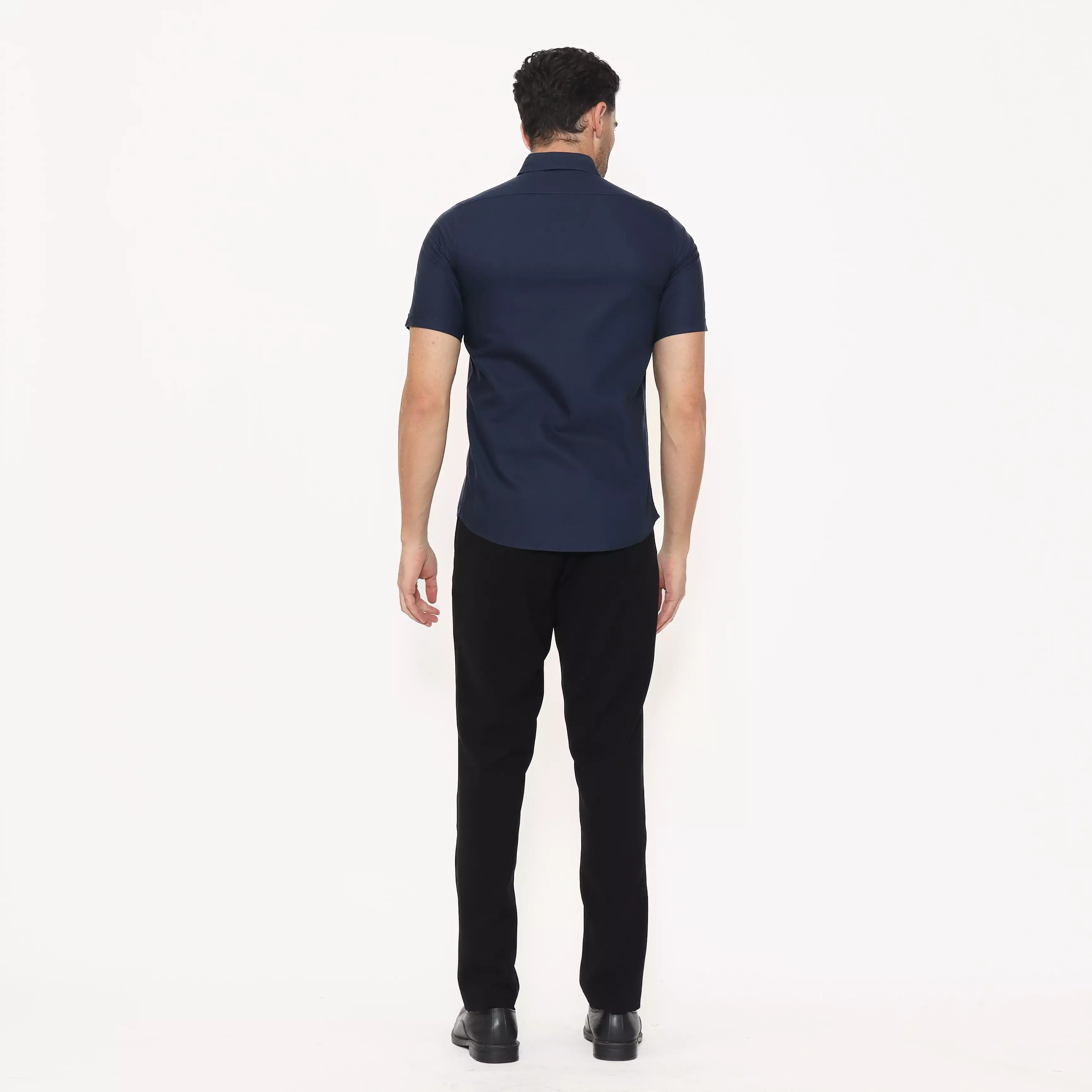 Schoeller Kemeja Pria Slim Fit Lengan Pendek Warna Navy – Bahan Katun Premium