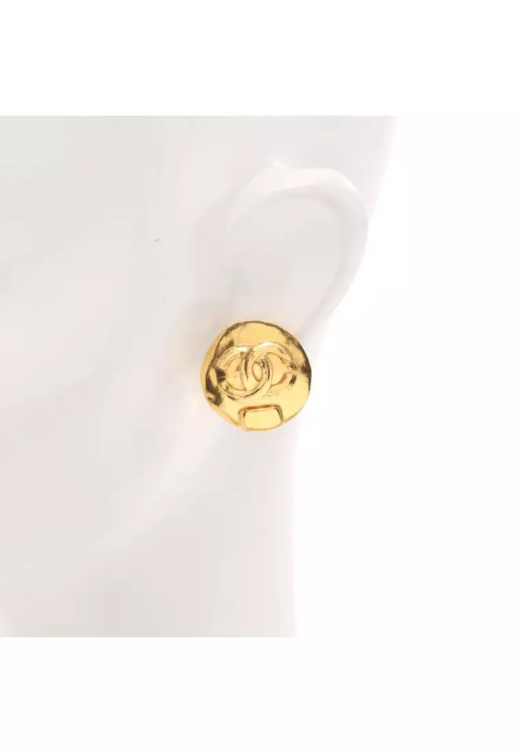 Pre-Loved Chanel coco mark Circle earrings GP gold 96P