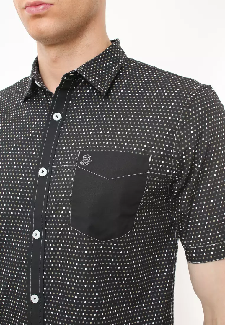 Johnwin - Kemeja Casual - Kemeja Pria - Kemeja Motif Polkadot - Hitam - Slim Fit - ASH.670.K880.732