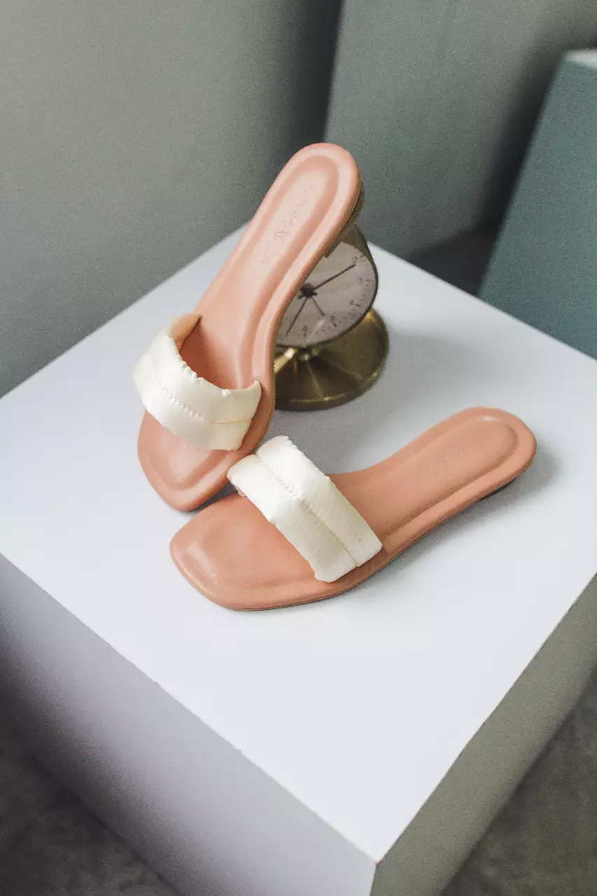 Puffy Slide Sandals Alba Ivory
