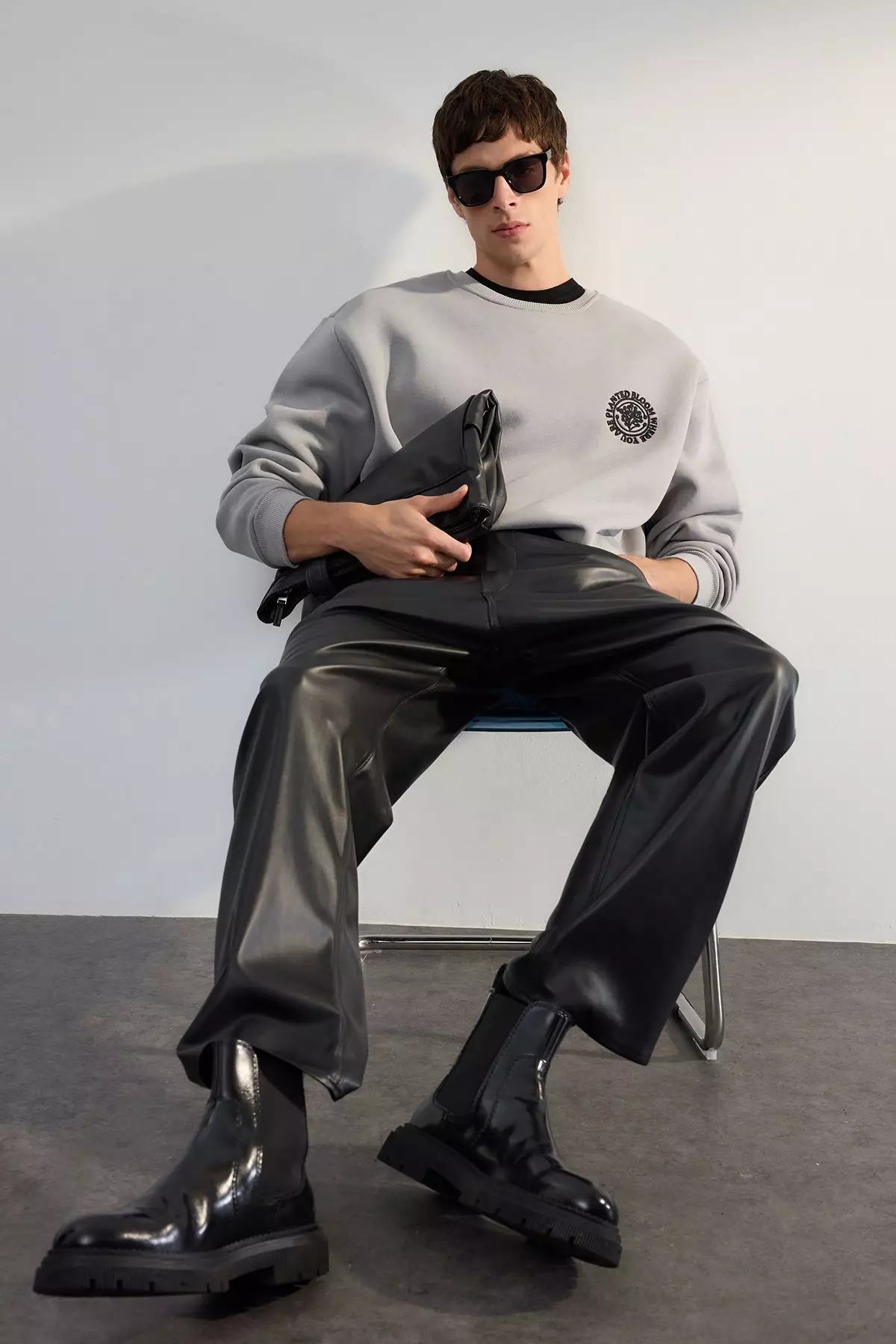 Grey Oversize/Wide Cut Floral Embroidered Fleece Inside Cotton Sweatshirt Tmnaw24Sw00012