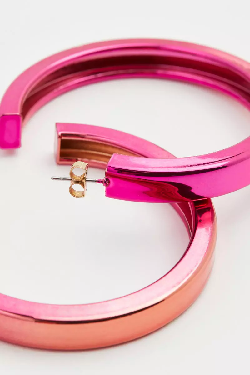 Red hoop new arrivals earrings h&m