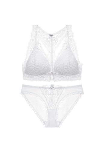W.Excellence white Premium White Lace Lingerie Set (Bra and Underwear) 538D4US4EAFC1BGS_1