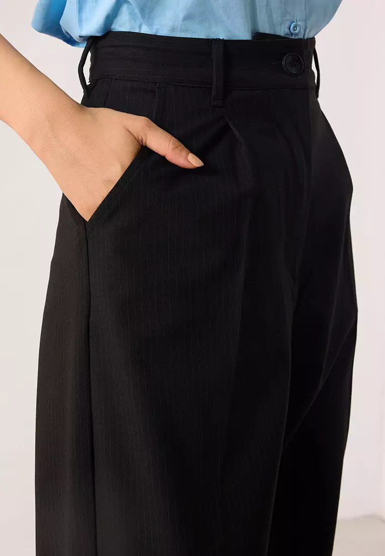 VIRGIO Viscose Stretch Black Tapered Pleated Pant