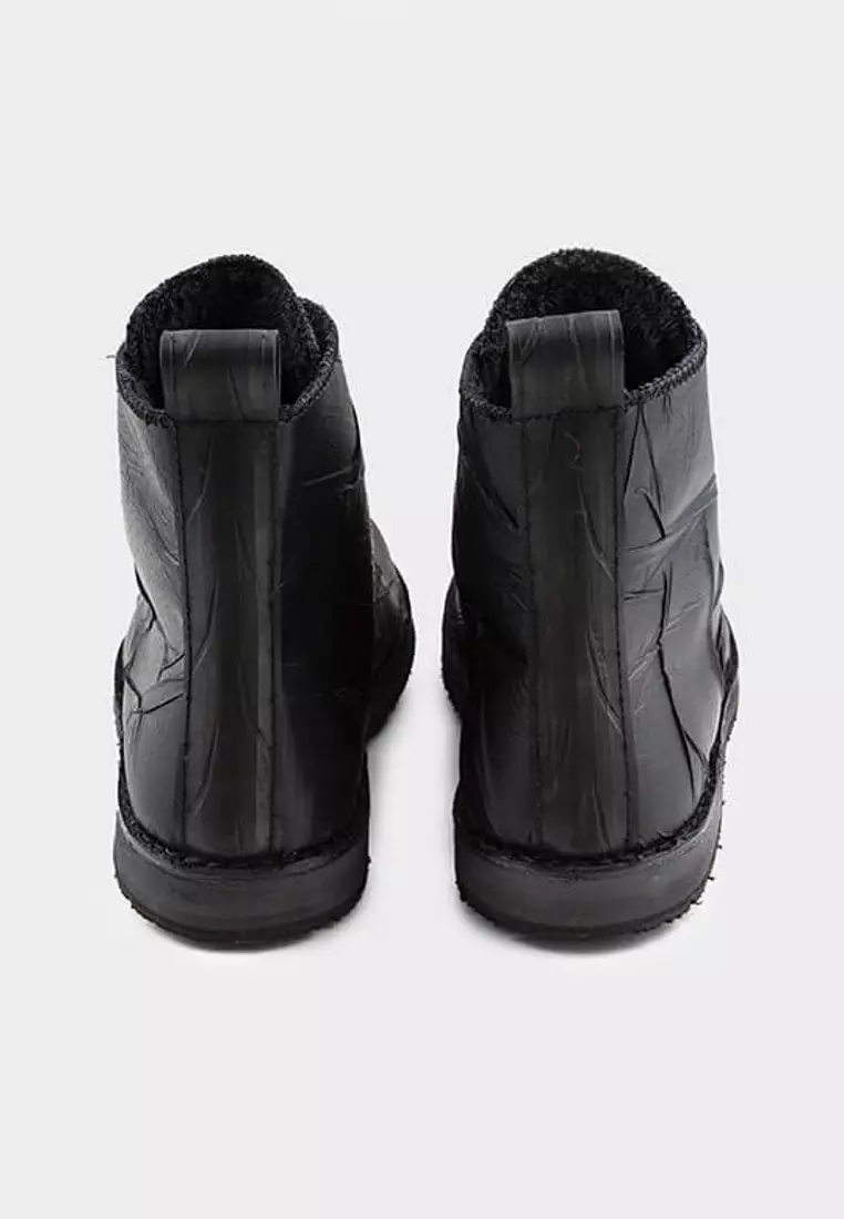 STAGE boots - Made from 100% Recycled Materials in Italy - Recycled boat sails, jeans and car tyres. Sail STAGE collection Boots - Black