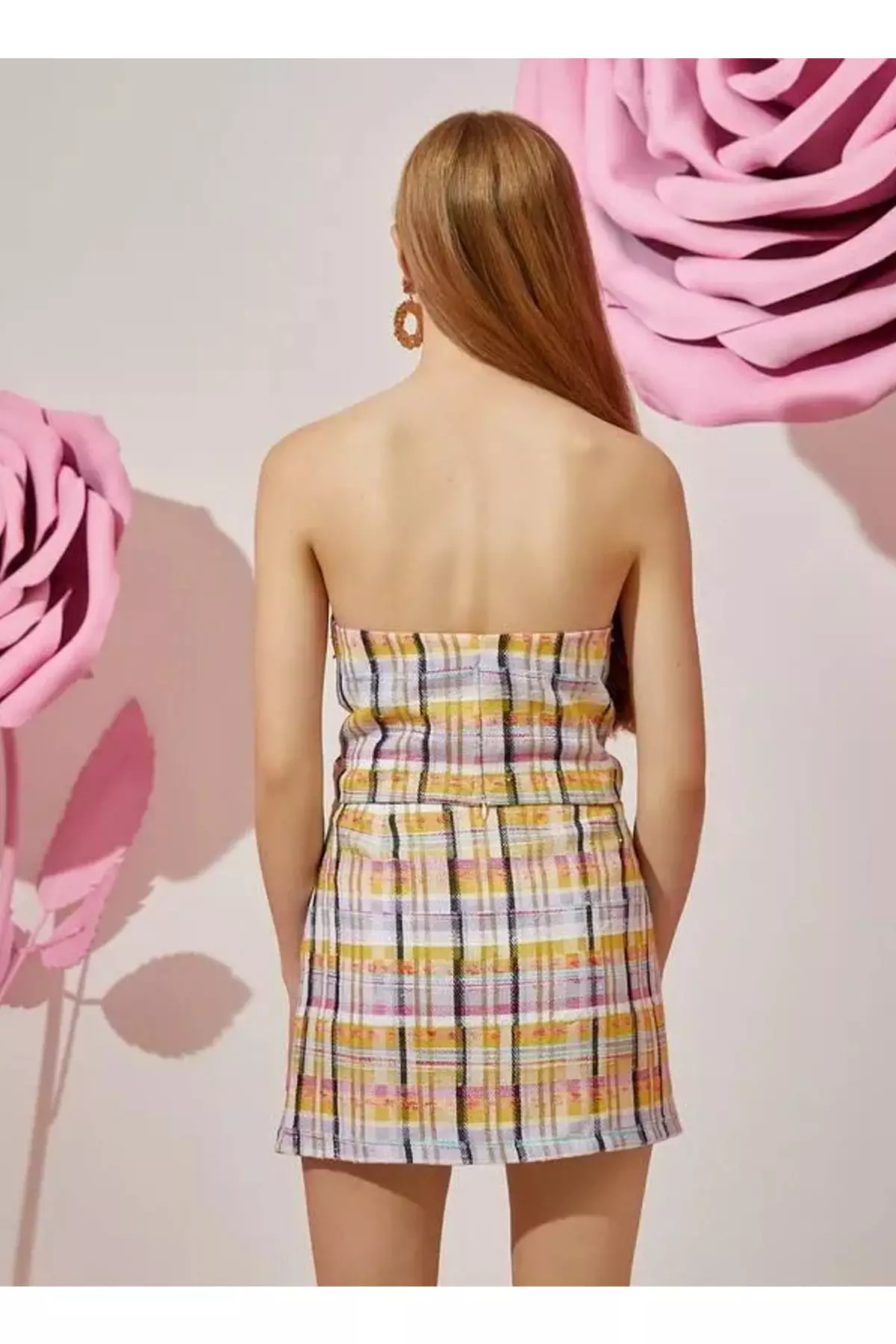 Checkered strapless top discount