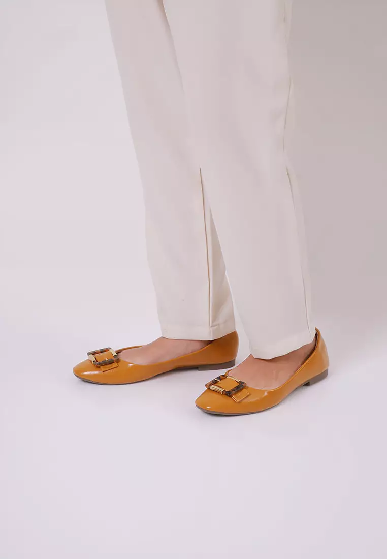 Sofia Mebira Buckle Flat Mustard