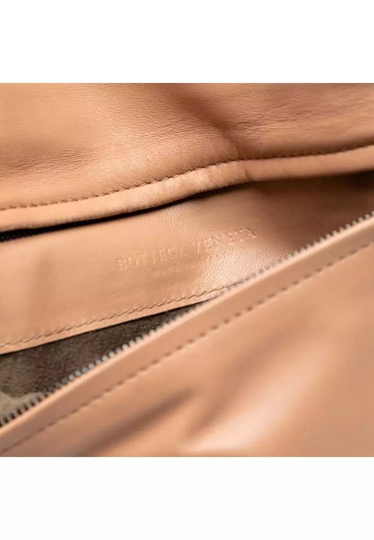 Pre-Loved Bottega Veneta Nappa Embossed Intrecciato Turnlock Clutch