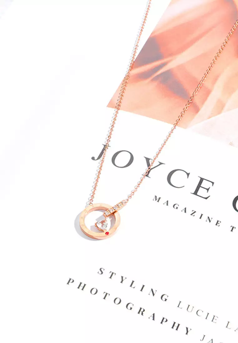 YOUNIQ Love O'Clock Roman 18K Rosegold Titanium Steel Circle Necklace with Cubic Zirconia
