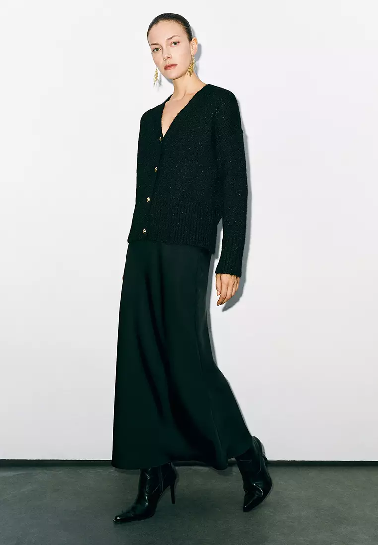 UR冬季新款女装慵懒风气质金属扣V领针织开衫UWG940308