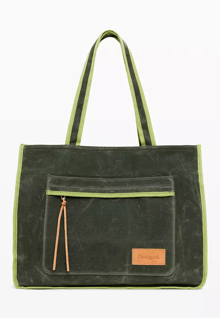 Shopper bag with large pocket