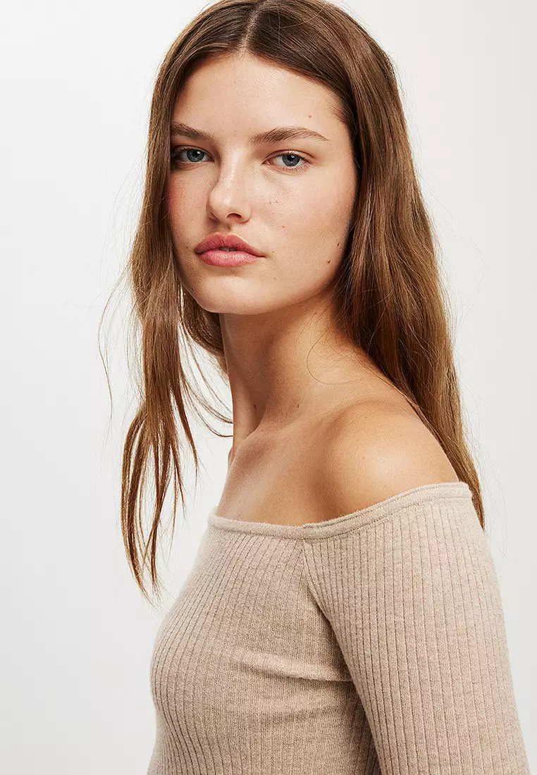 Everfine Curve Hem Off Shoulder Top