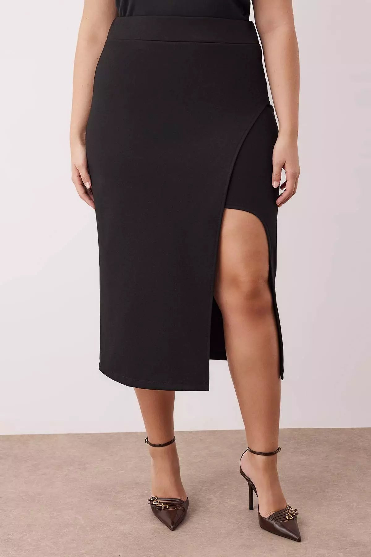 Black Slit Detailed Knitted Stretch Fabric Plus Size Midi Skirt