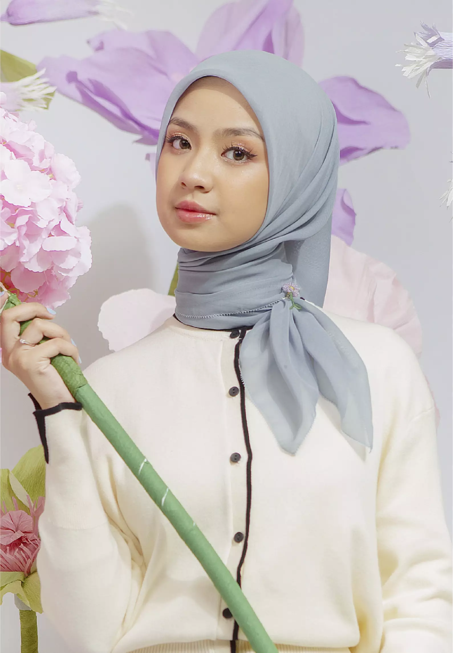 Nashwa Paris Eyelash in Soft Blue Grey (Lozy x Nashwa)