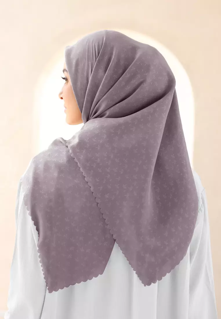 Rada Embossed Square | Hijab Polycotton Scarf Segiempat - Purple Mauve