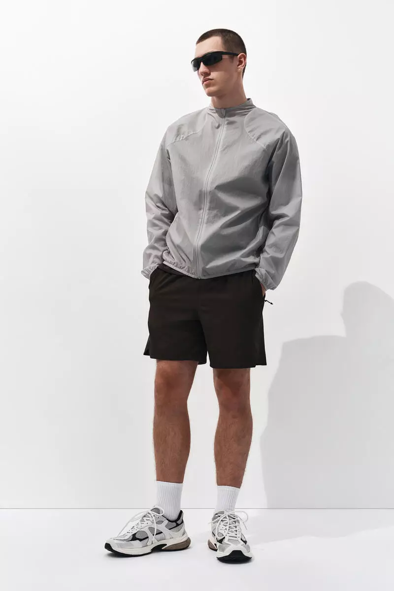 Sports shorts with DryMove™
