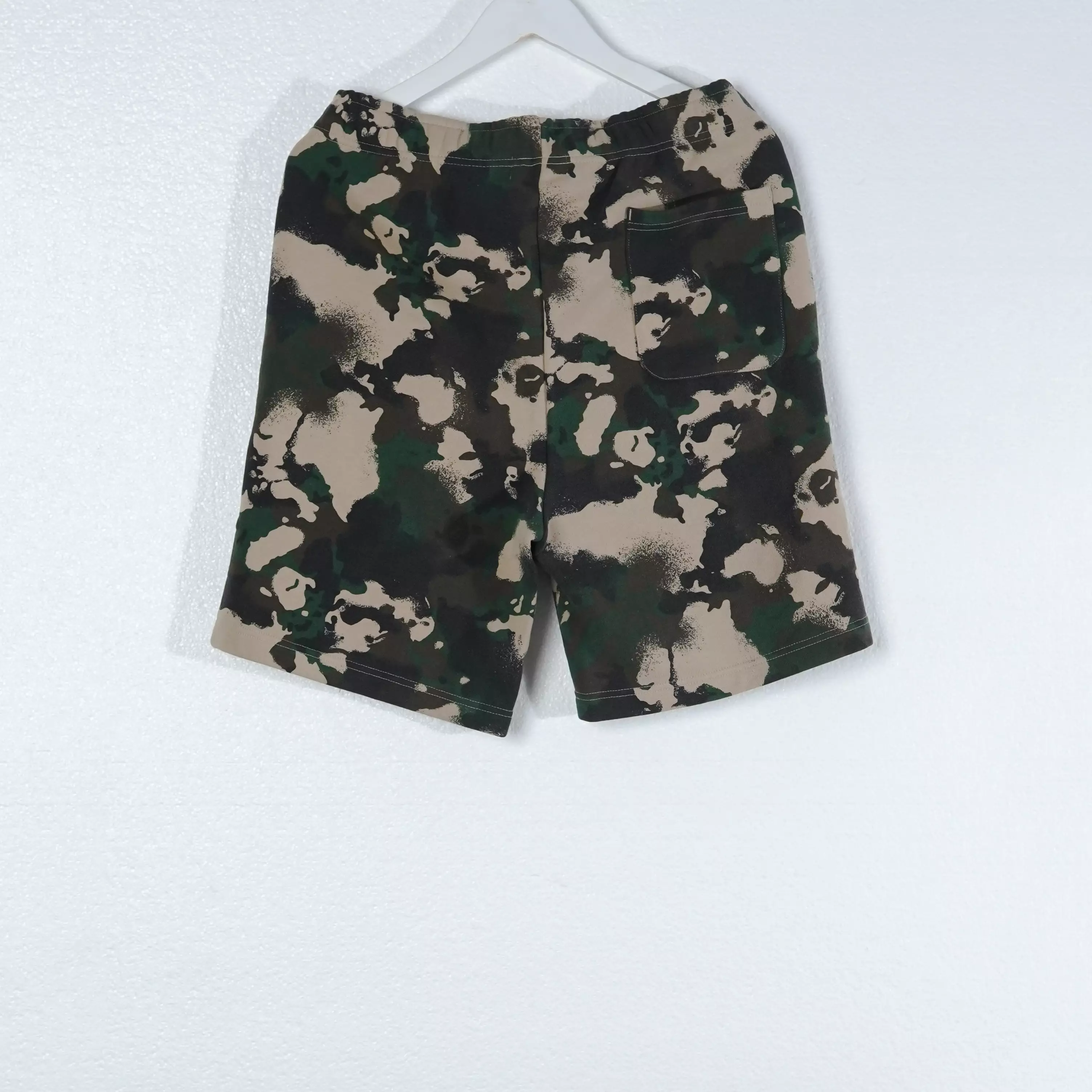 Celana BAPE SHARK TIE DYE CAMO SPRAY DESSERT BEIGE SHORT PANTS 100% ORIGINAL